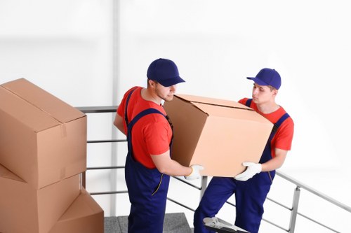 Removal truck hire service for moving homes in Malden Rushett