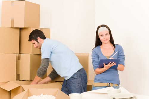 Careful loading support for furniture and boxes near Malden Rushett